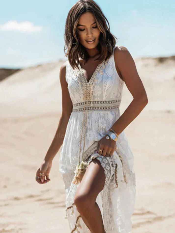 Women's maxi dress with a V-shaped neckline, a sleeveless shape and a side slit