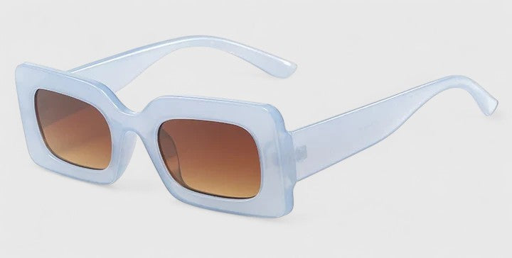 Women's sunglasses with a rectangular frame, broad temples and a full-rim design