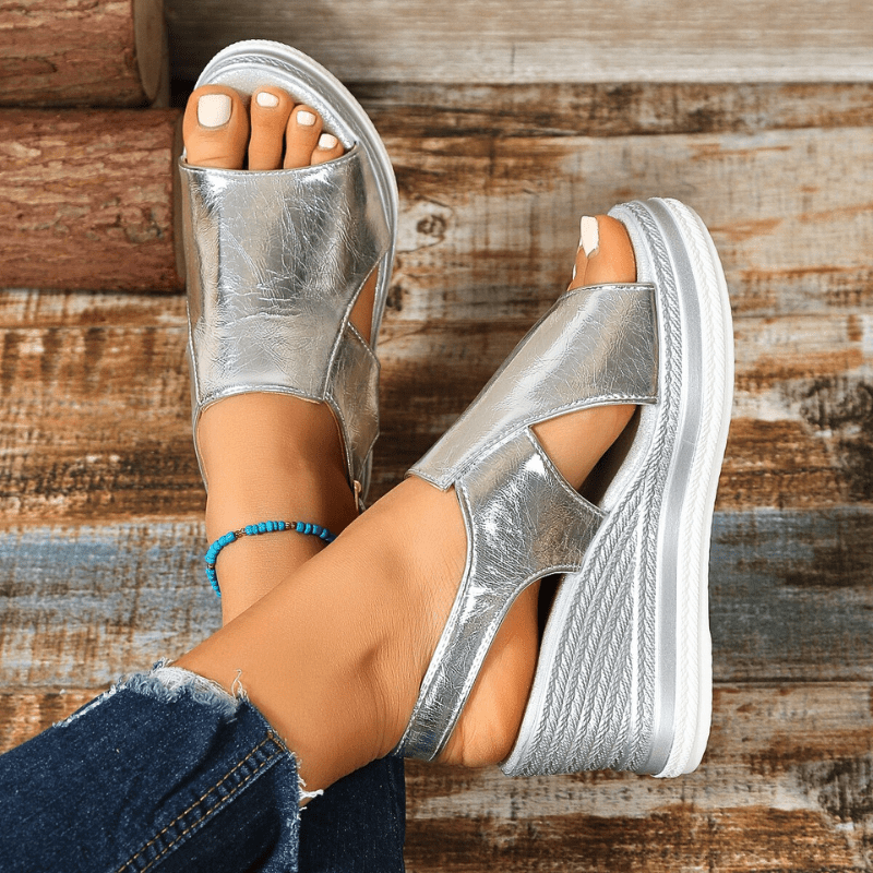 BAYLIE | WIDE-FIT ANTI-SLIP SANDALS