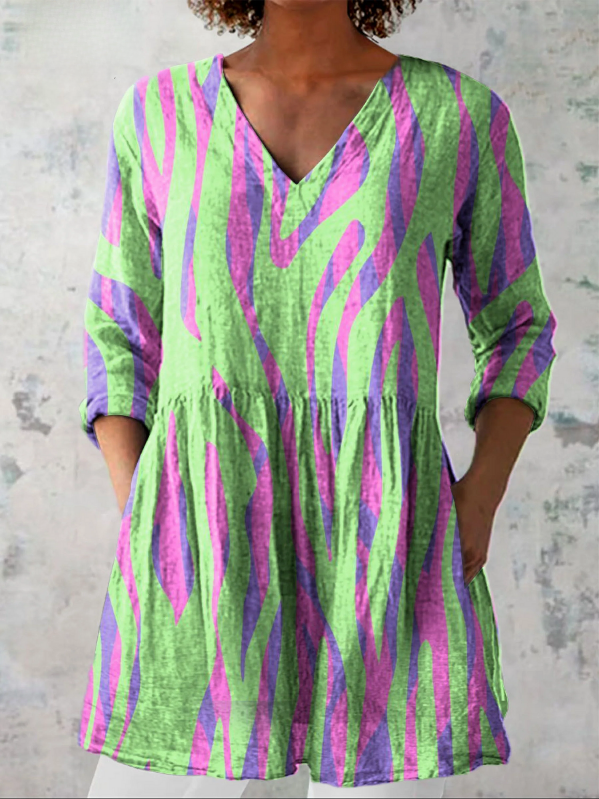 OCEANE | GREEN V-NECK LONGLINE BLOUSE