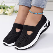 Easy Entry Trainers With Stable Fit