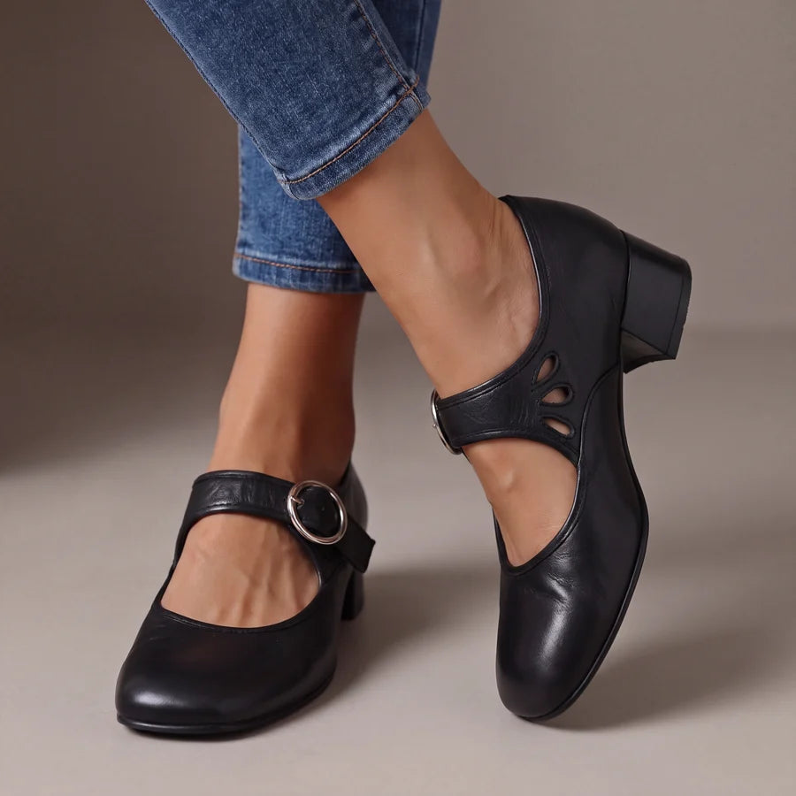 Women's Mary Jane shoes with an instep strap, a buckle fastening and a square toe