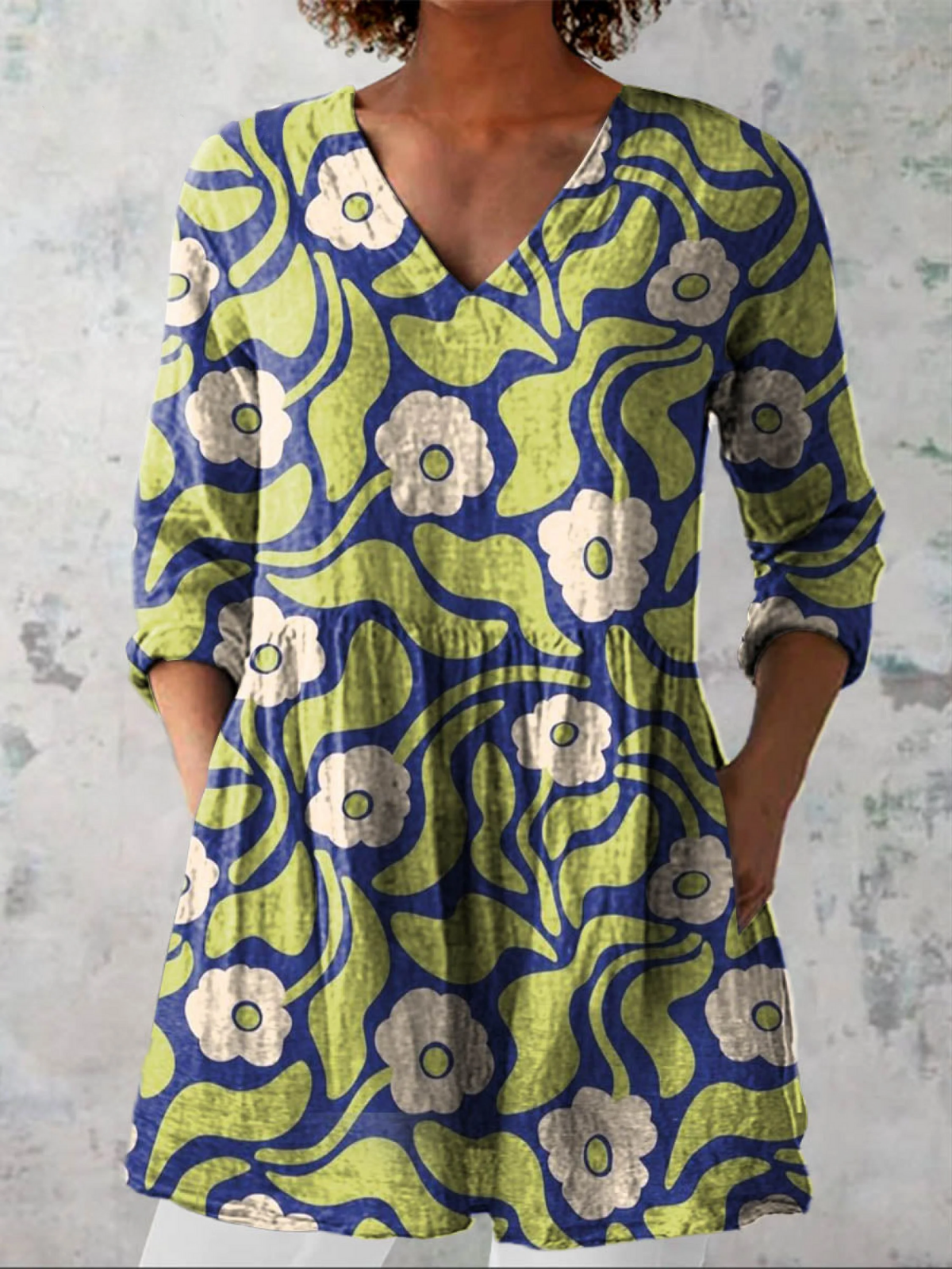 ELODIE | GREEN V-NECK LONGLINE BLOUSE