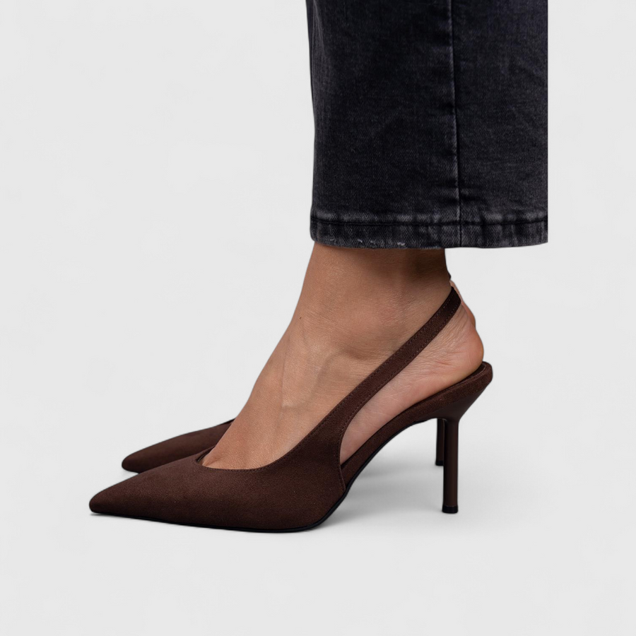 Women's heels with a slingback strap, a pointed toe and a closed toe