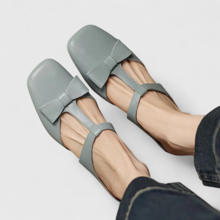 JUNIA | WIDE-FIT SANDALS