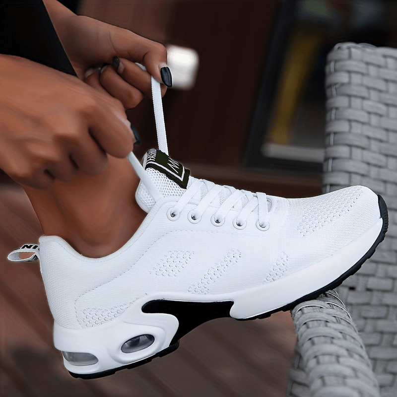 LUCHTGEVEERDE | ANTI-SLIP TRAINERS
