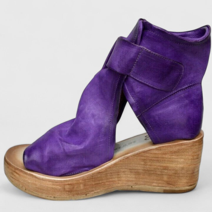 KARLINE | WEDGE CUSHIONED SANDALS