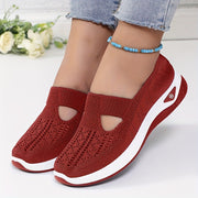 Easy Entry Trainers With Stable Fit