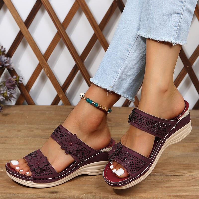 Laquesha | Cut-Out Strap Sandals