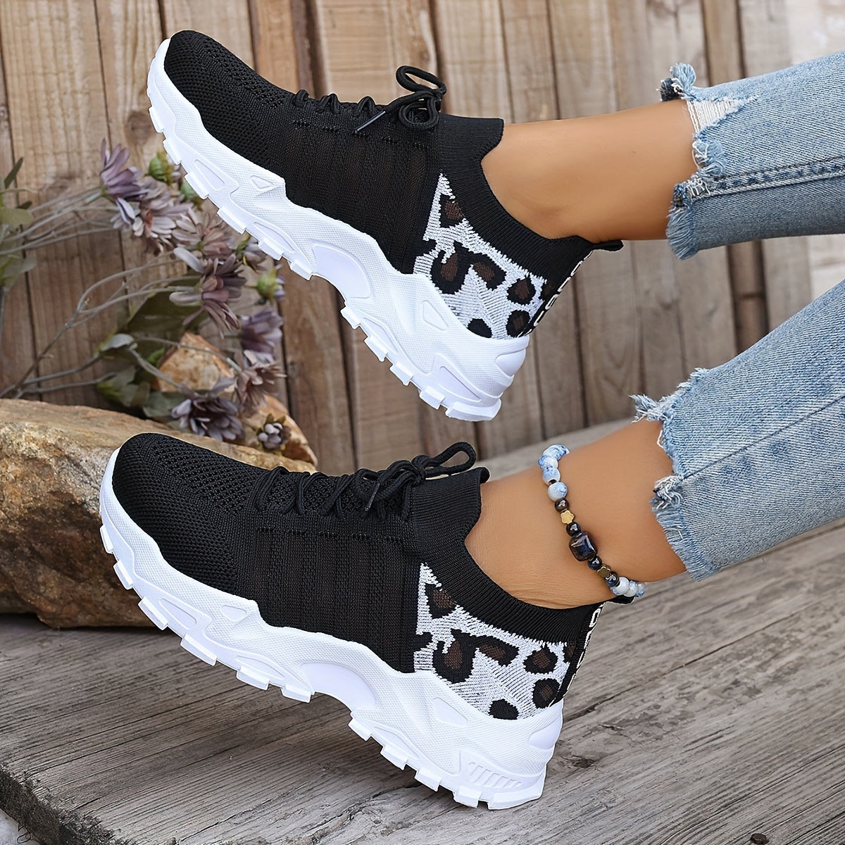 CUSHIONED LIGHTWEIGHT TRAINERS