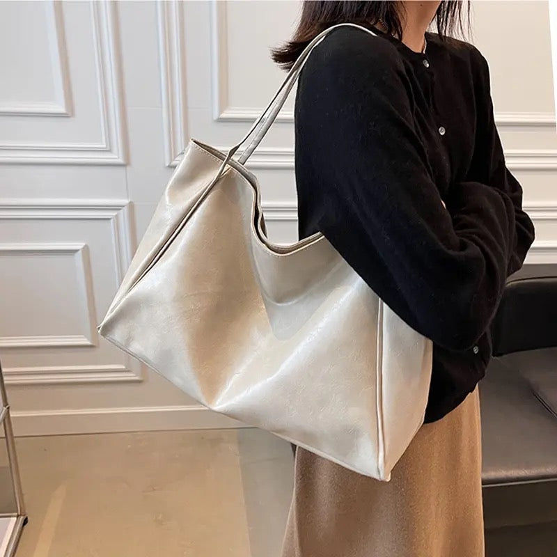 Patricia | Glossy Leather Bag