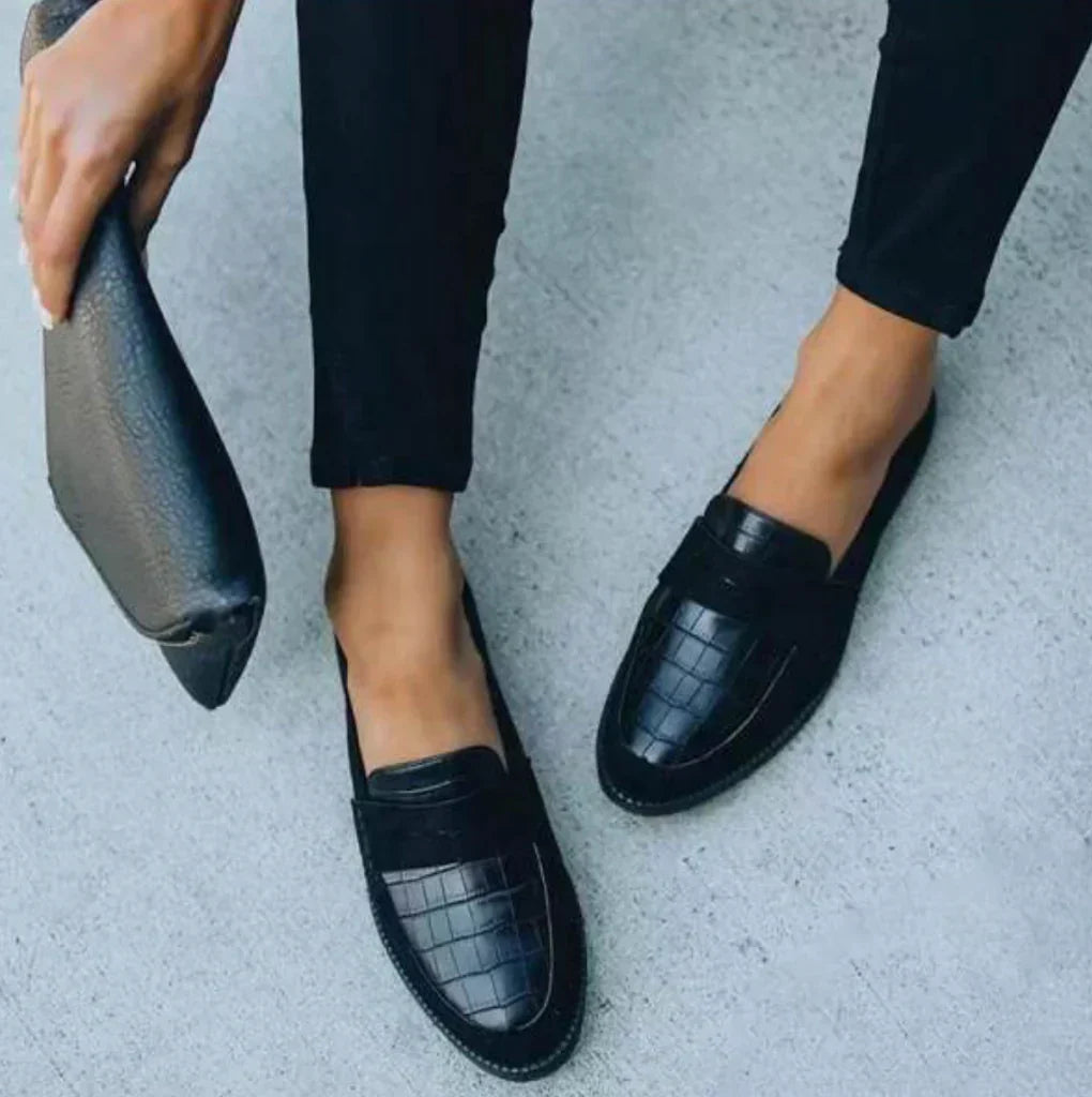Women's loafers in Black