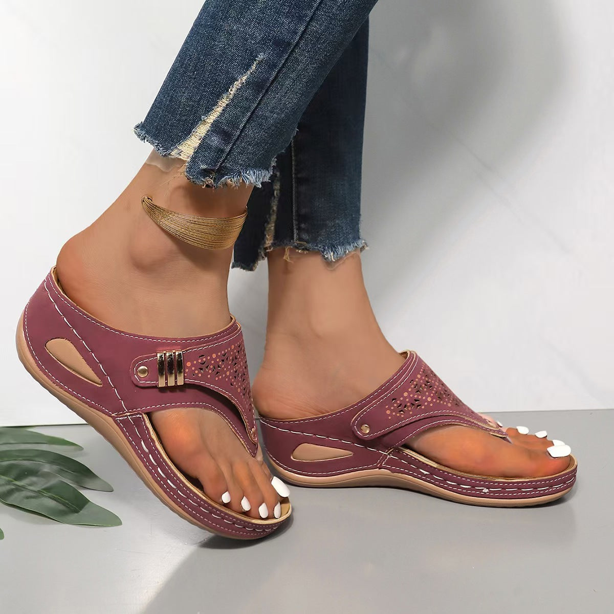 Women's sandals in Wine Red
