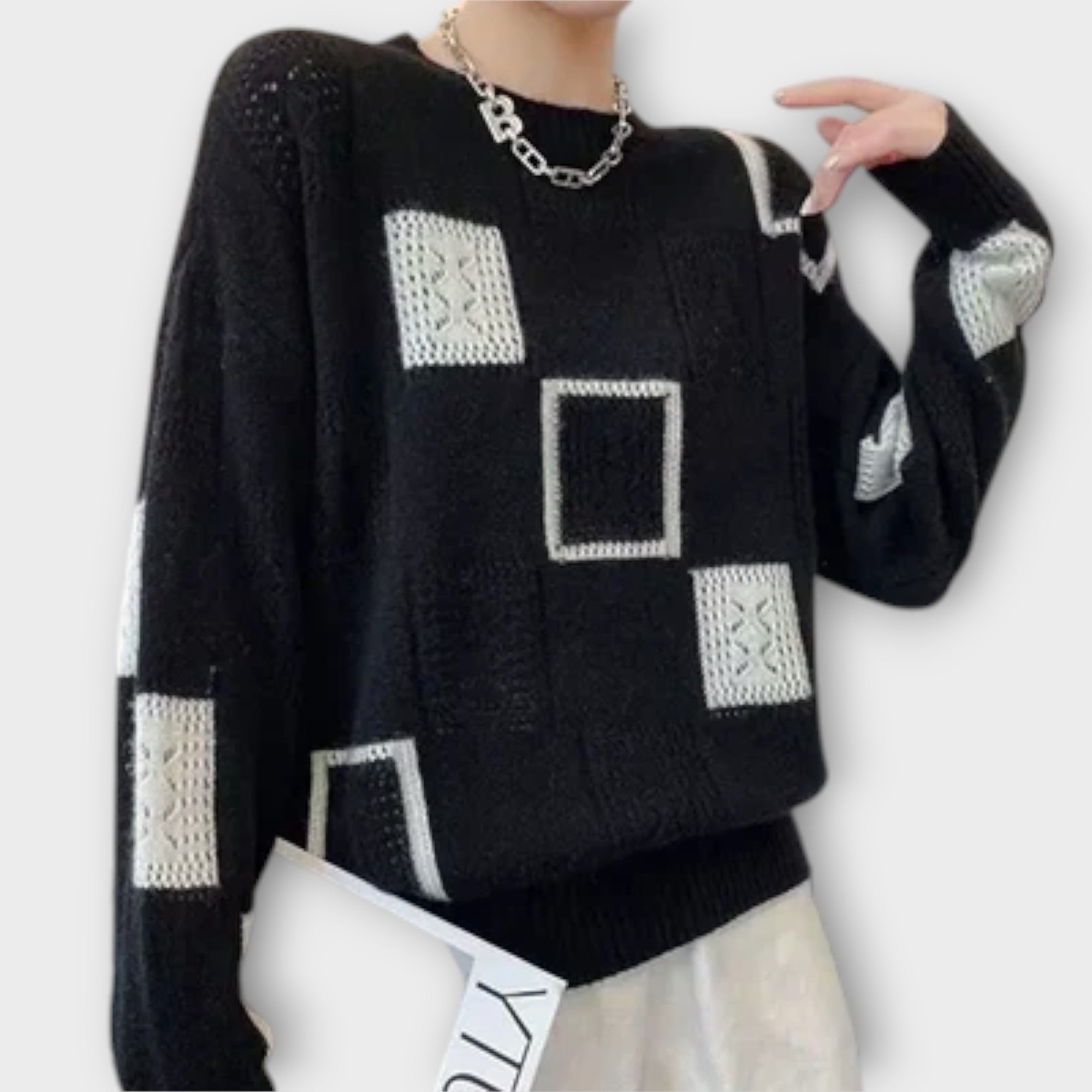 Isalina | Comfortable Cream Colour Jumper With Graphic Pattern