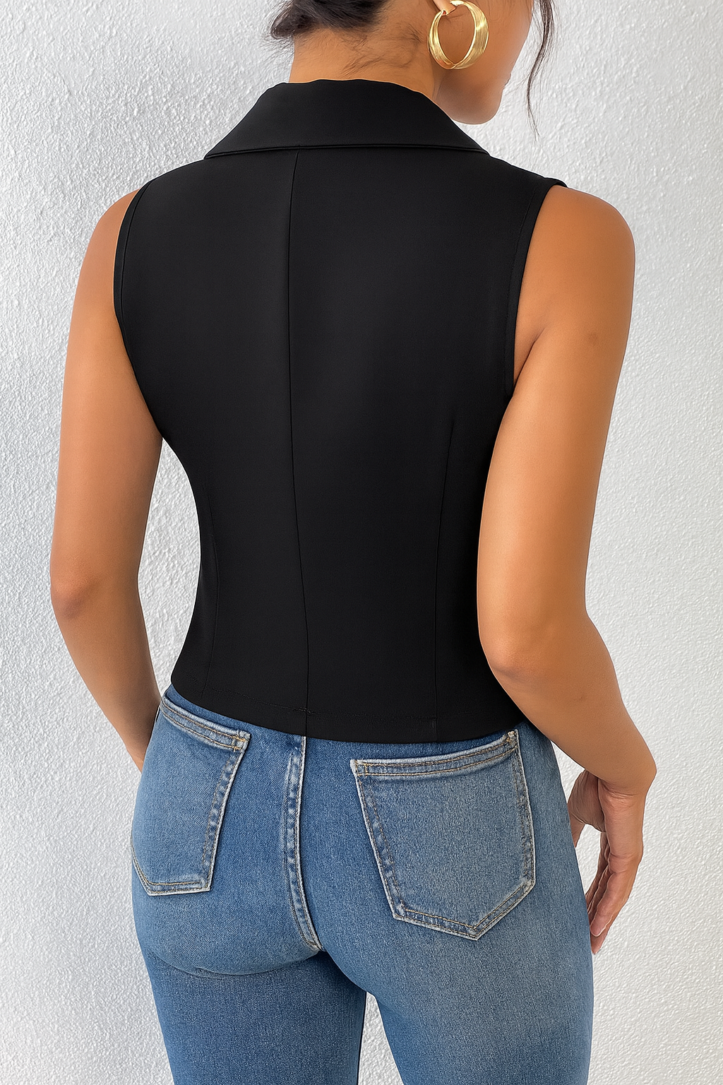 Glesni | Cropped Tailored Button-Front Gilet in Black