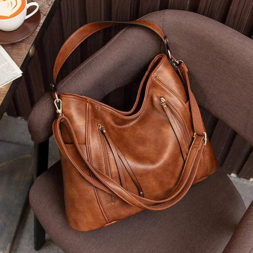 WENDY | LEATHER FRINGED SHOULDER BAG