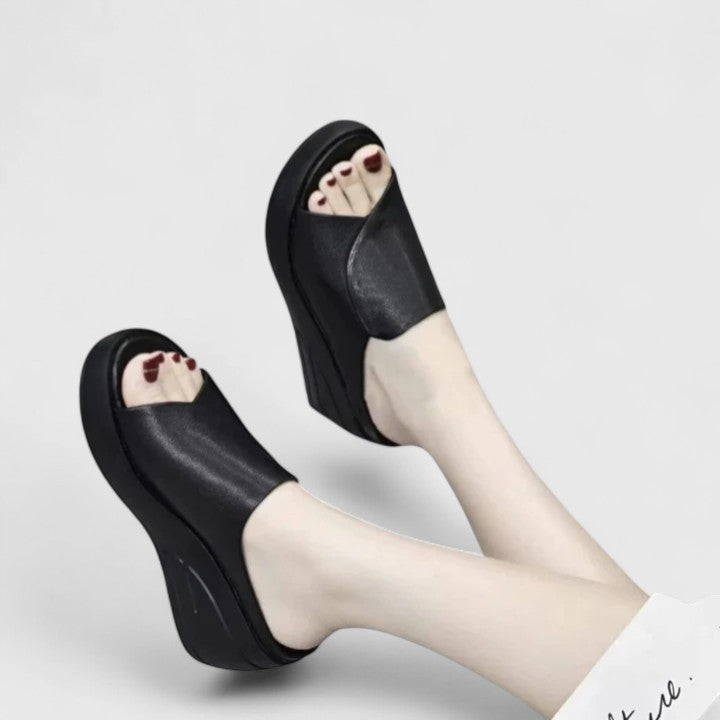 KORA | WEDGE ANTI-SLIP SANDALS