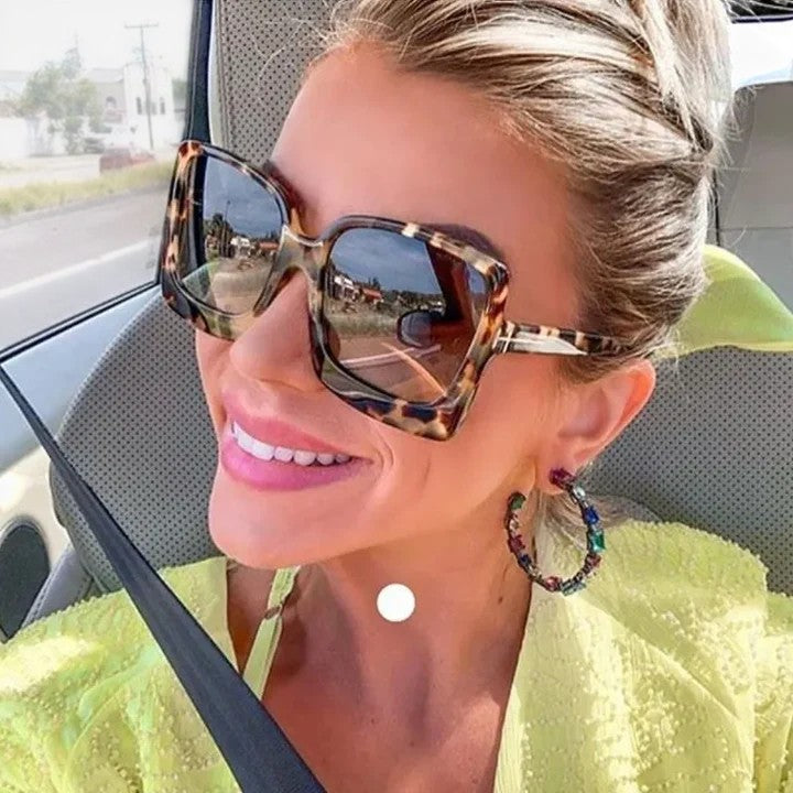 KYNZLEE | OVERSIZED SUNGLASSES