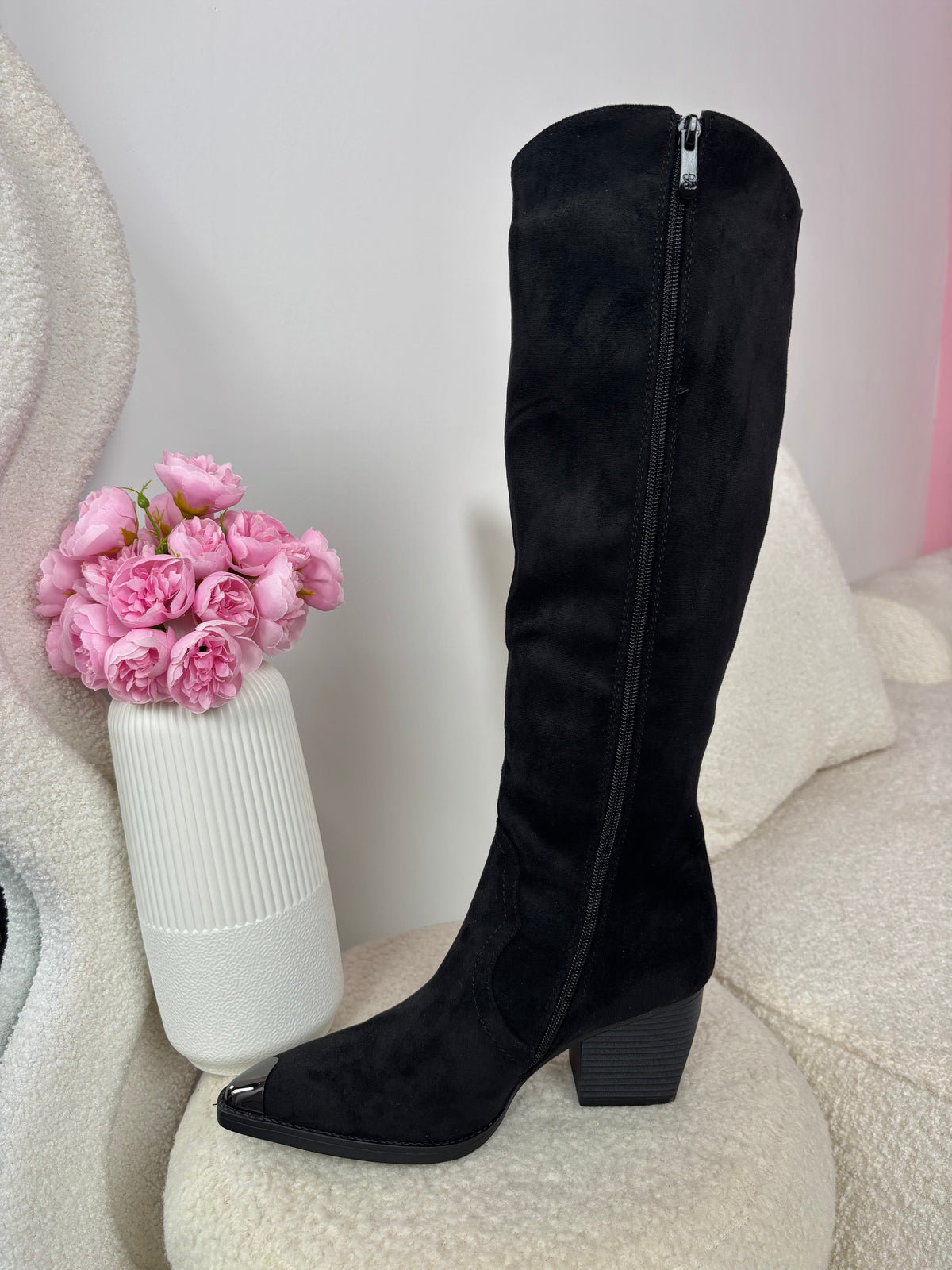 Genevra high western boots in black