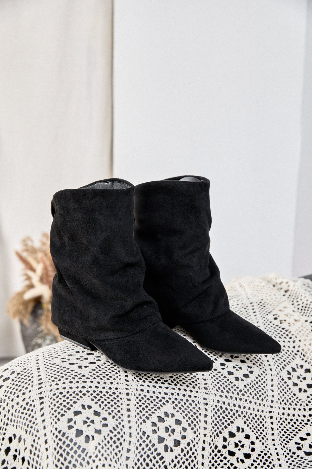 Zephirine suedine block-heel boots in black