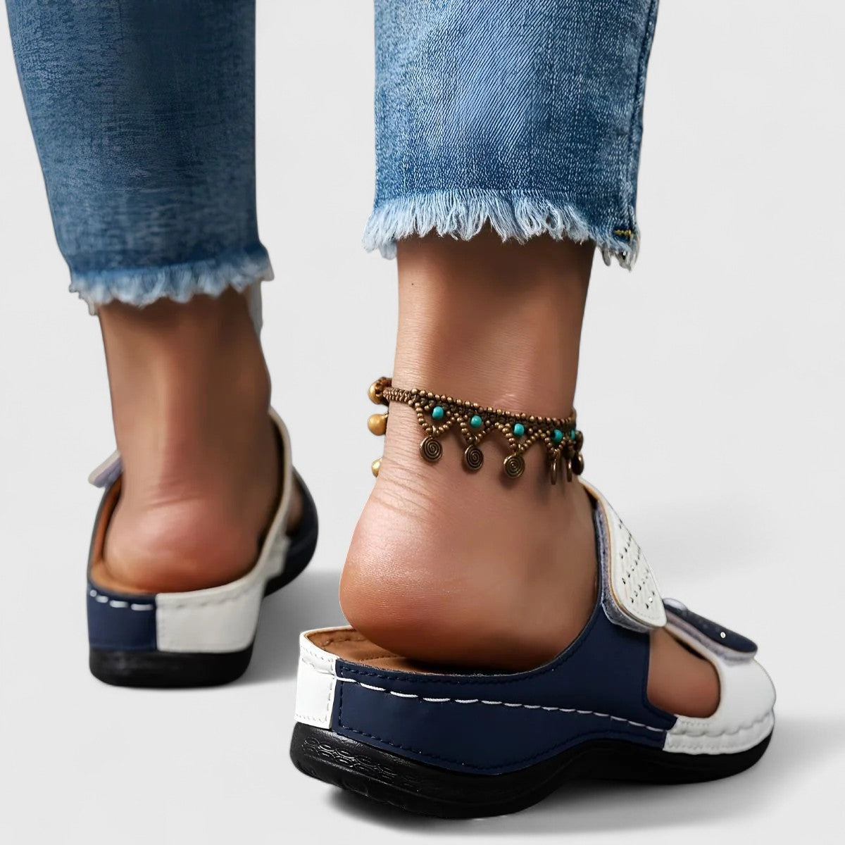 ARIELLA | WIDE-FIT ARCH-SUPPORT SANDALS