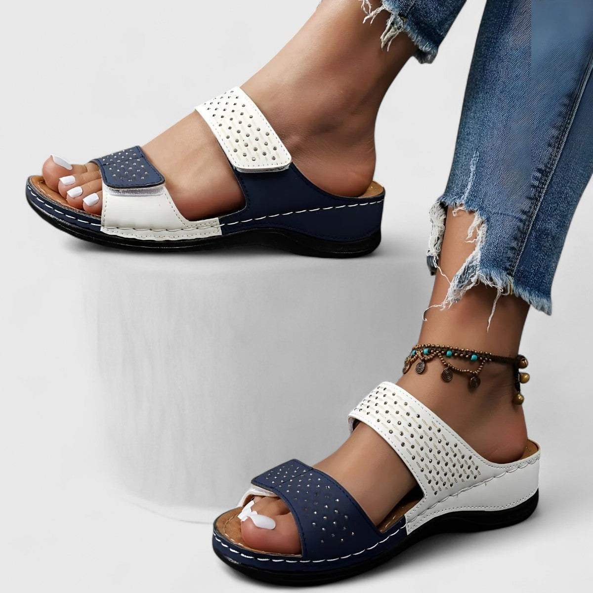 ARIELLA | WIDE-FIT ARCH-SUPPORT SANDALS