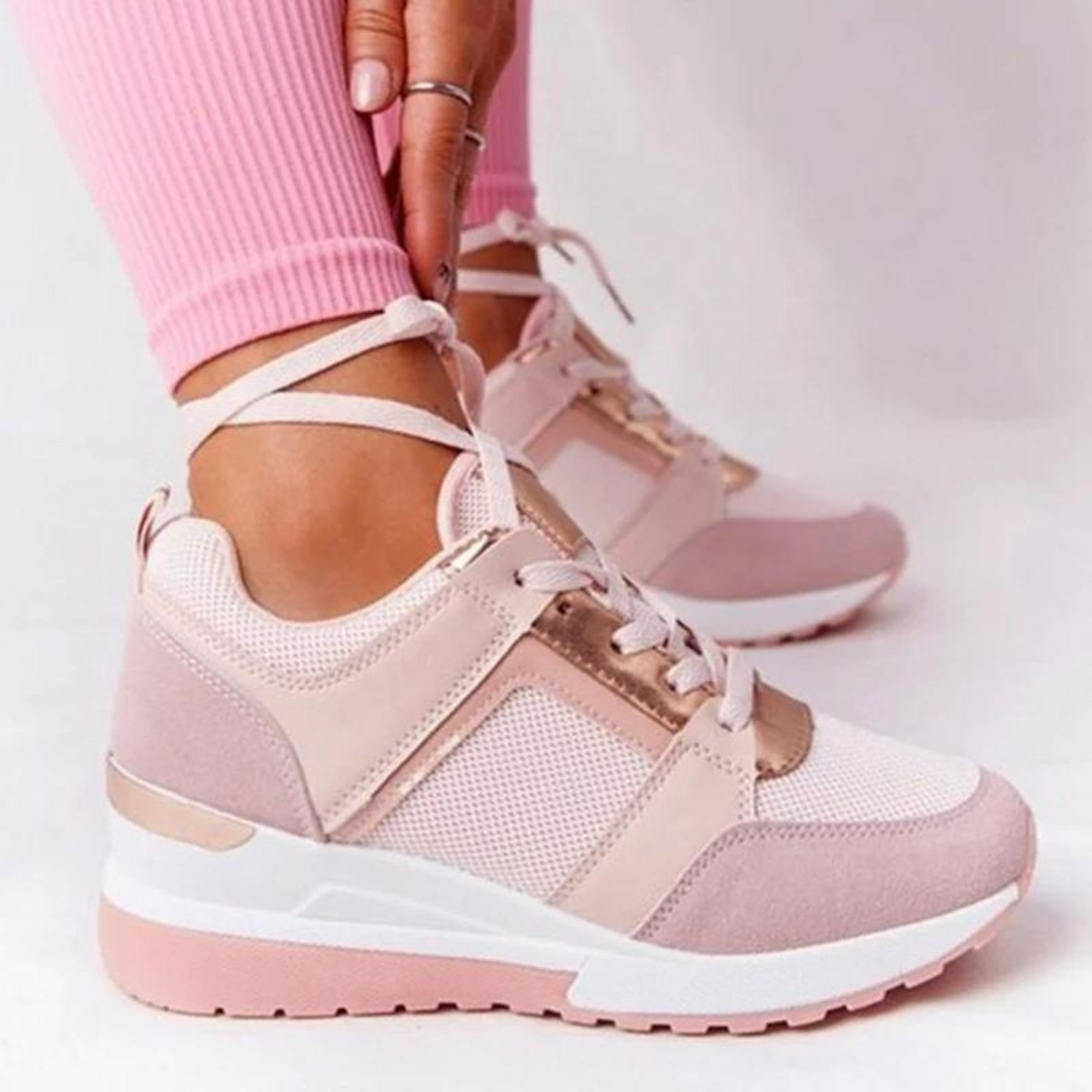 Women's trainers in Pink