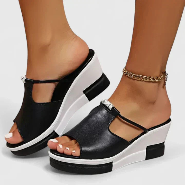 ISOLA | WIDE-FIT LIGHTWEIGHT SANDALS