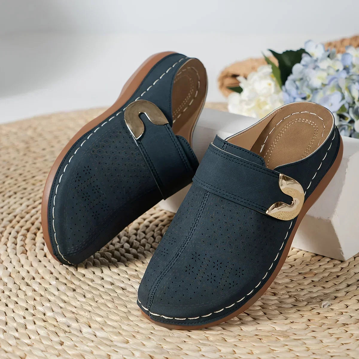 Women's shoes