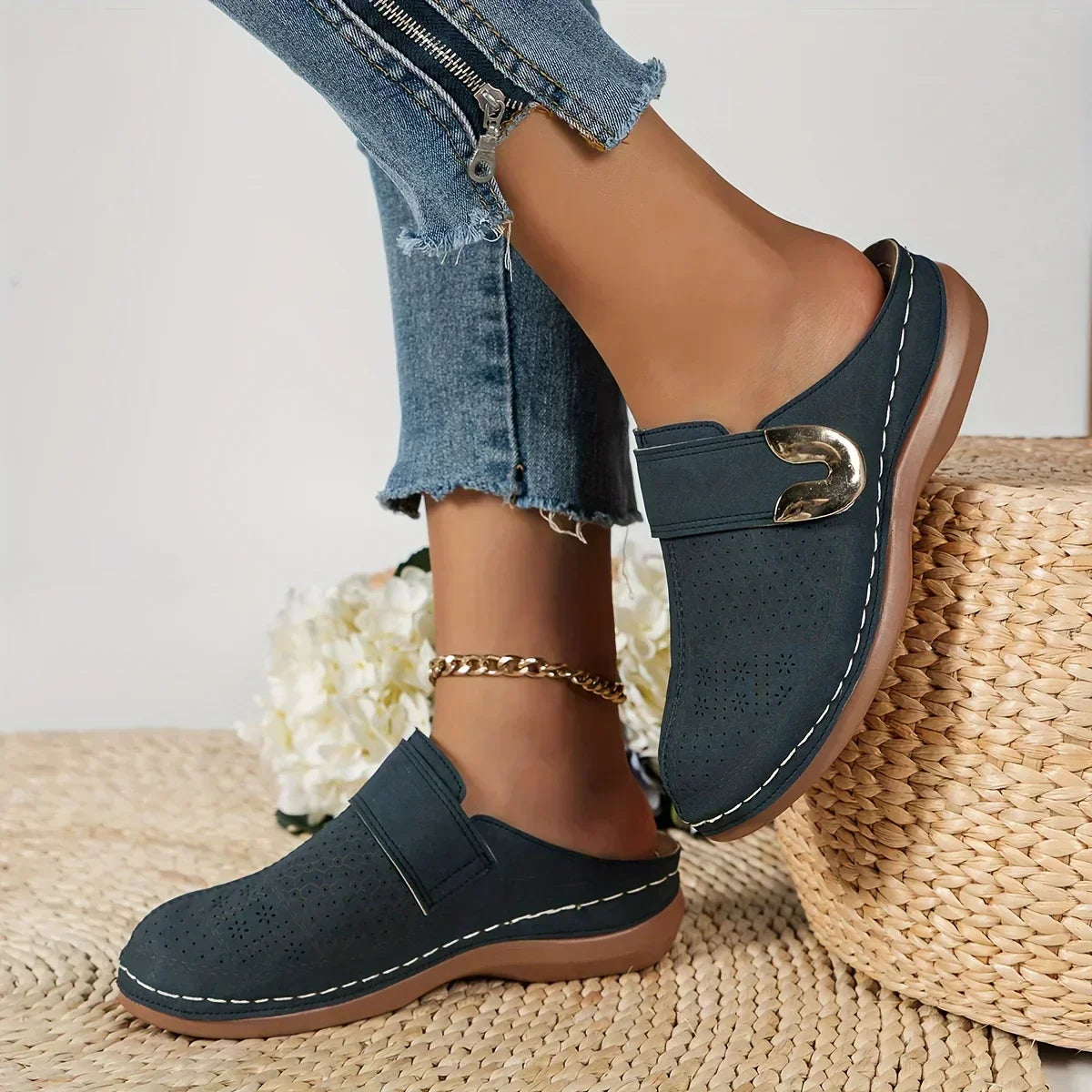 Women's shoes