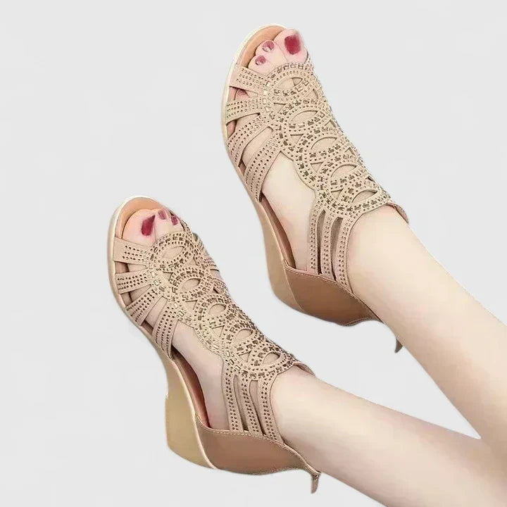 ALANA | WIDE-FIT ANTI-SLIP SANDALS