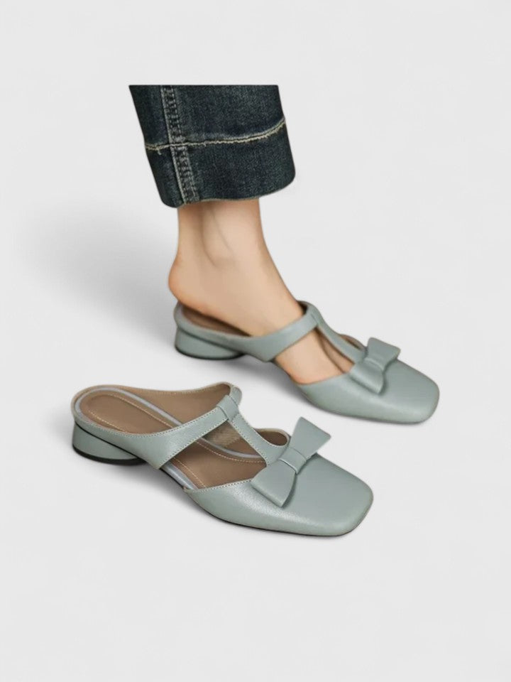 JUNIA | WIDE-FIT SANDALS