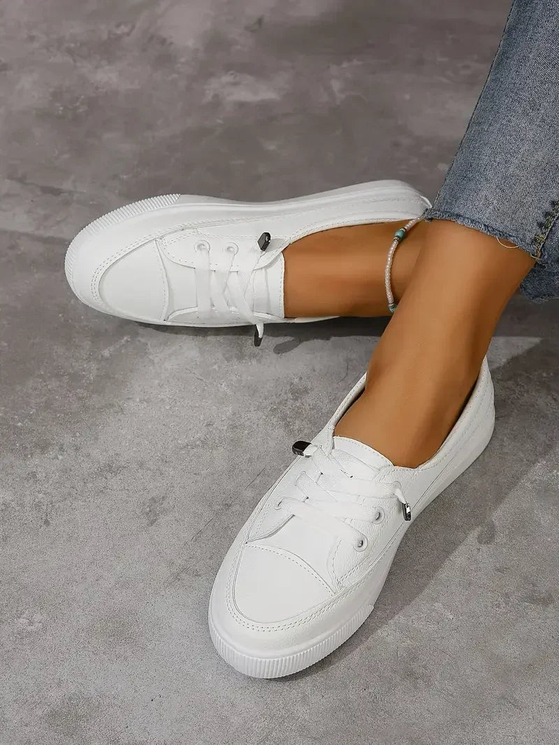 Women's trainers in White