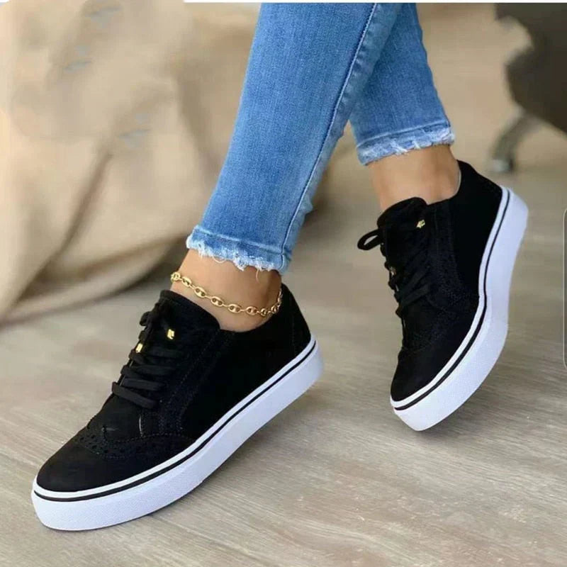 Women's trainers in Black