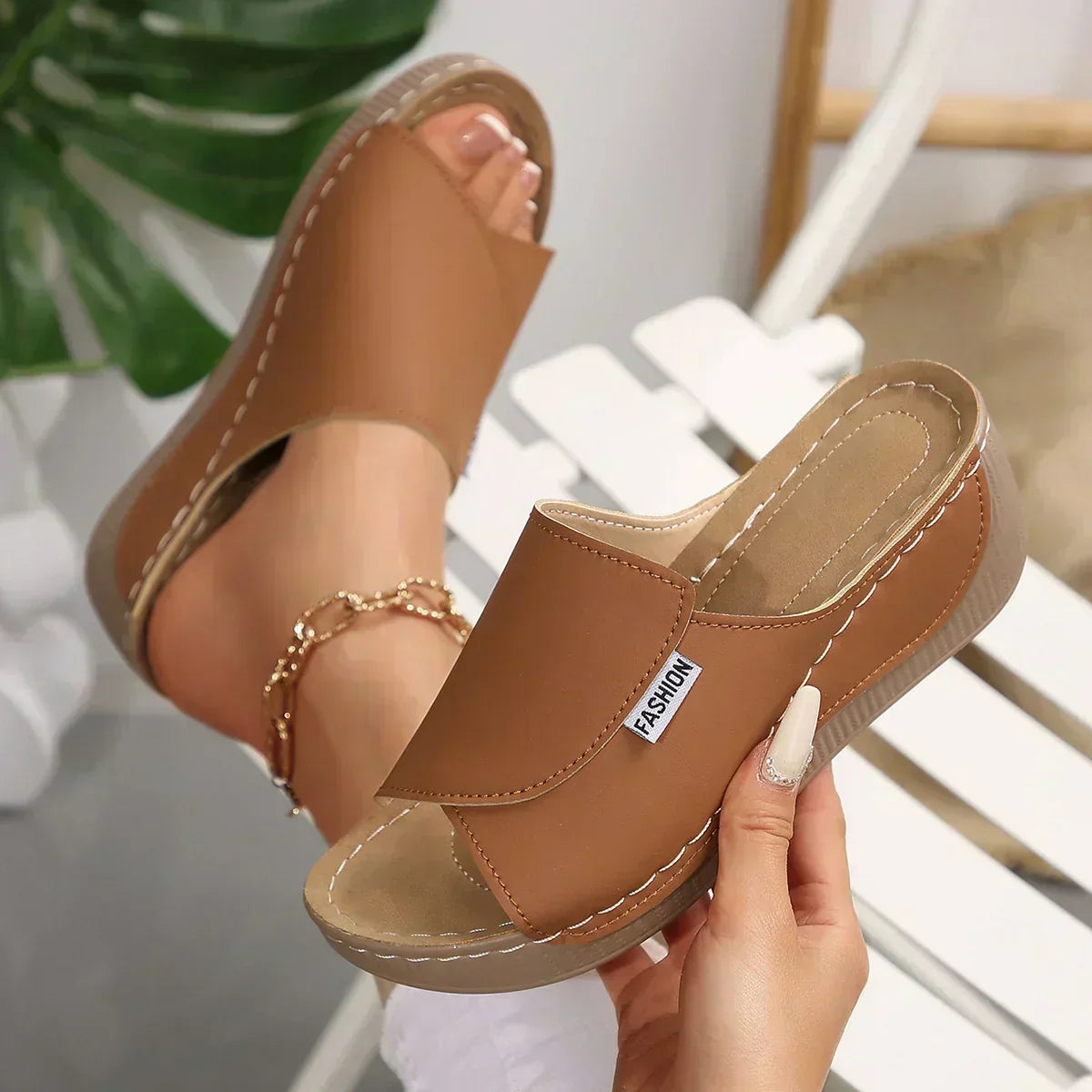 RUMI | WEDGE SANDALS
