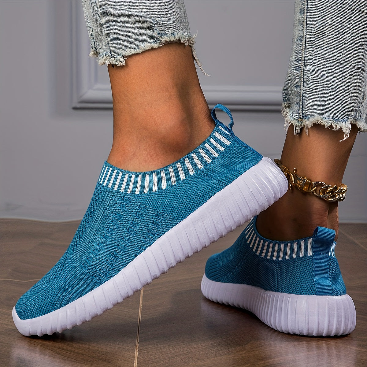 CUSHIONED ANTI-SLIP TRAINERS
