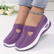 Easy Entry Trainers With Stable Fit