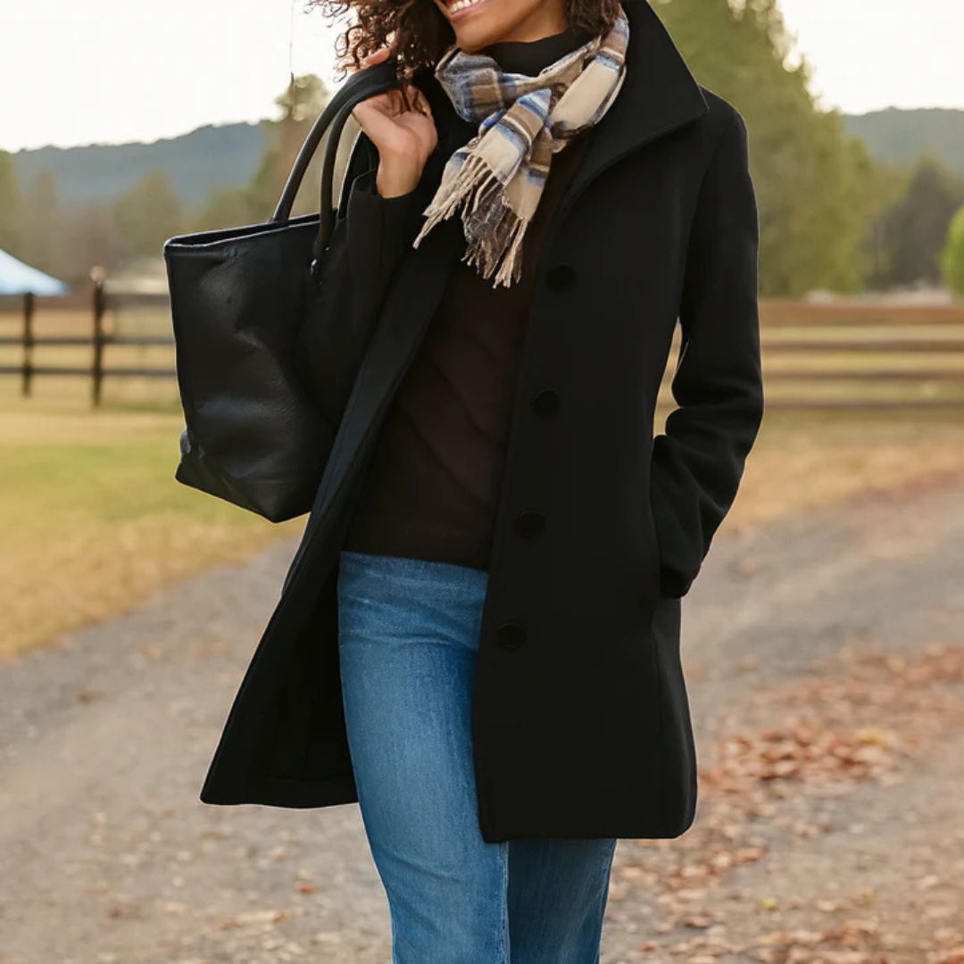 Women's coat with a stand collar, a button front and side pockets