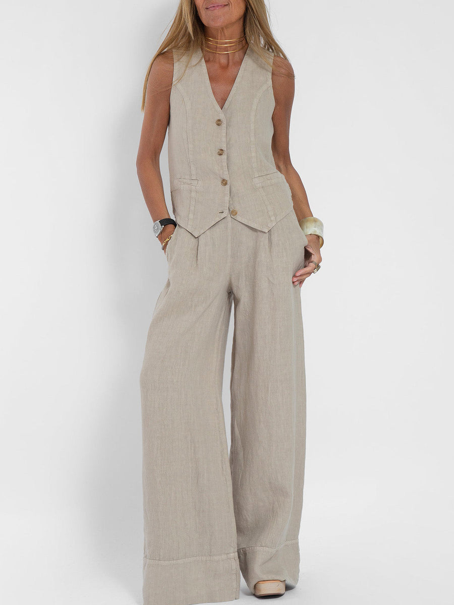 Women's trouser set with a sleeveless shape, a button front and a V-shaped neckline