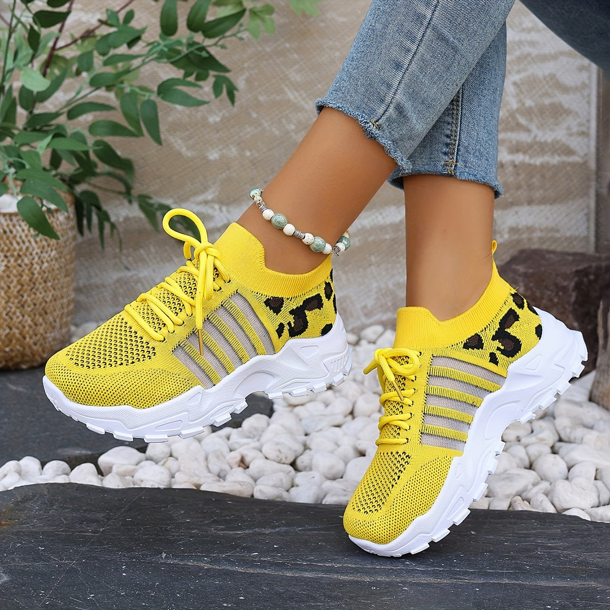 CUSHIONED LIGHTWEIGHT TRAINERS