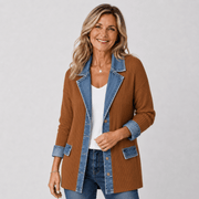 Women's jacket with contrasting trim, an open front and a longline silhouette