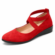 Women's wedge heels with crossing straps, a closed toe and a wedge heel