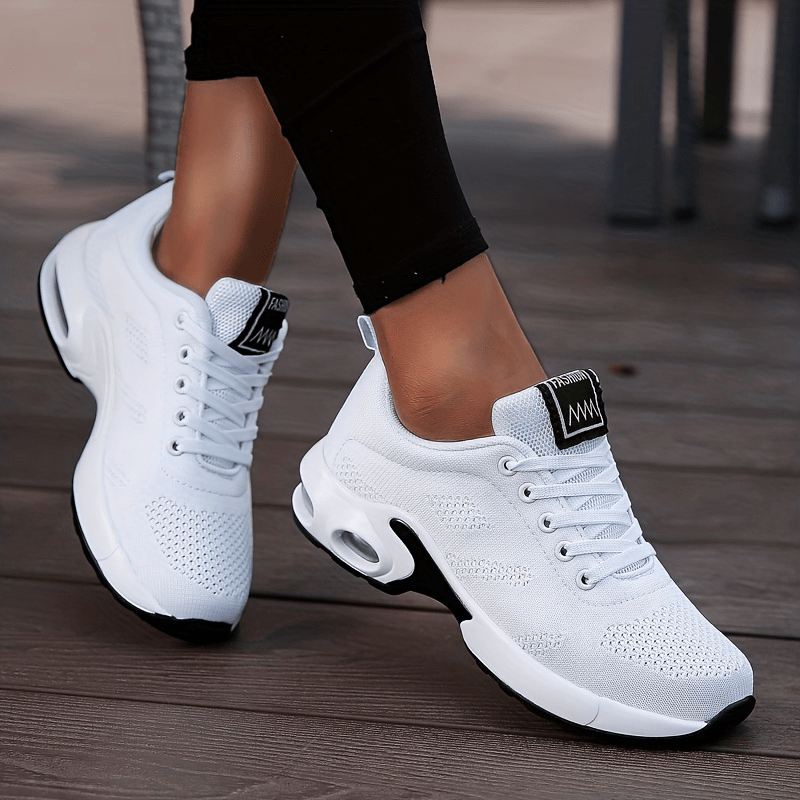 LUCHTGEVEERDE | ANTI-SLIP TRAINERS