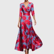 Women's maxi dress with contrasting trim, a V-shaped neckline and side pockets
