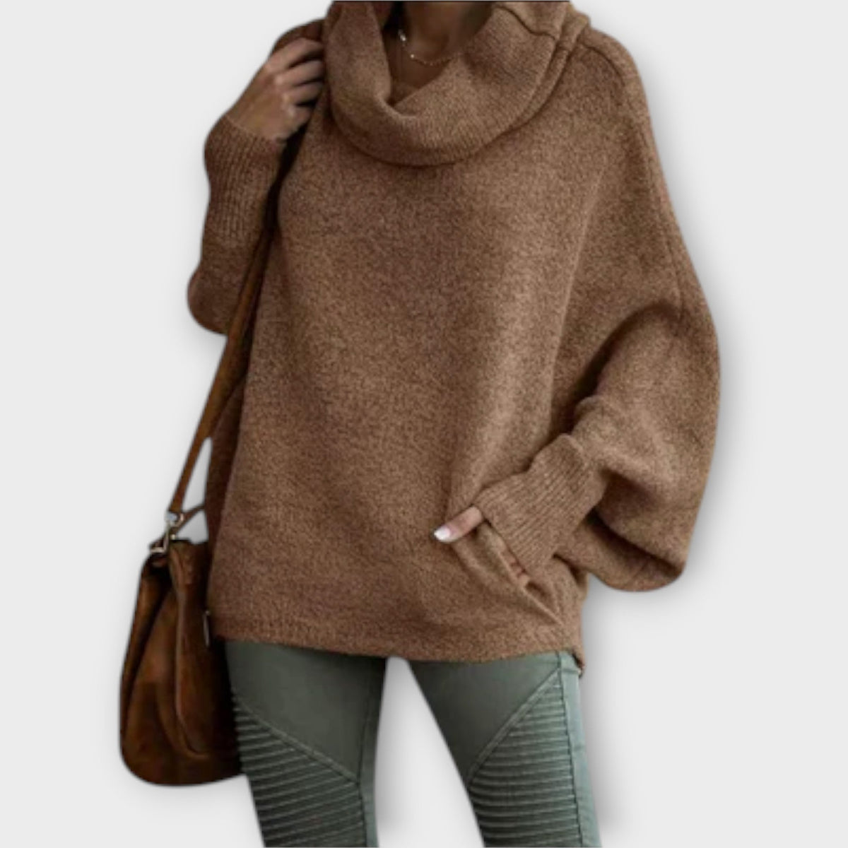 Women's jumper with a roll neckline, long sleeves and dropped shoulders