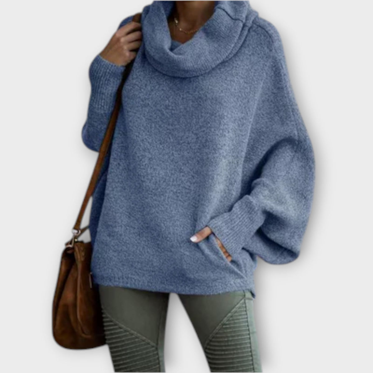 Women's jumper with a roll neckline, long sleeves and dropped shoulders