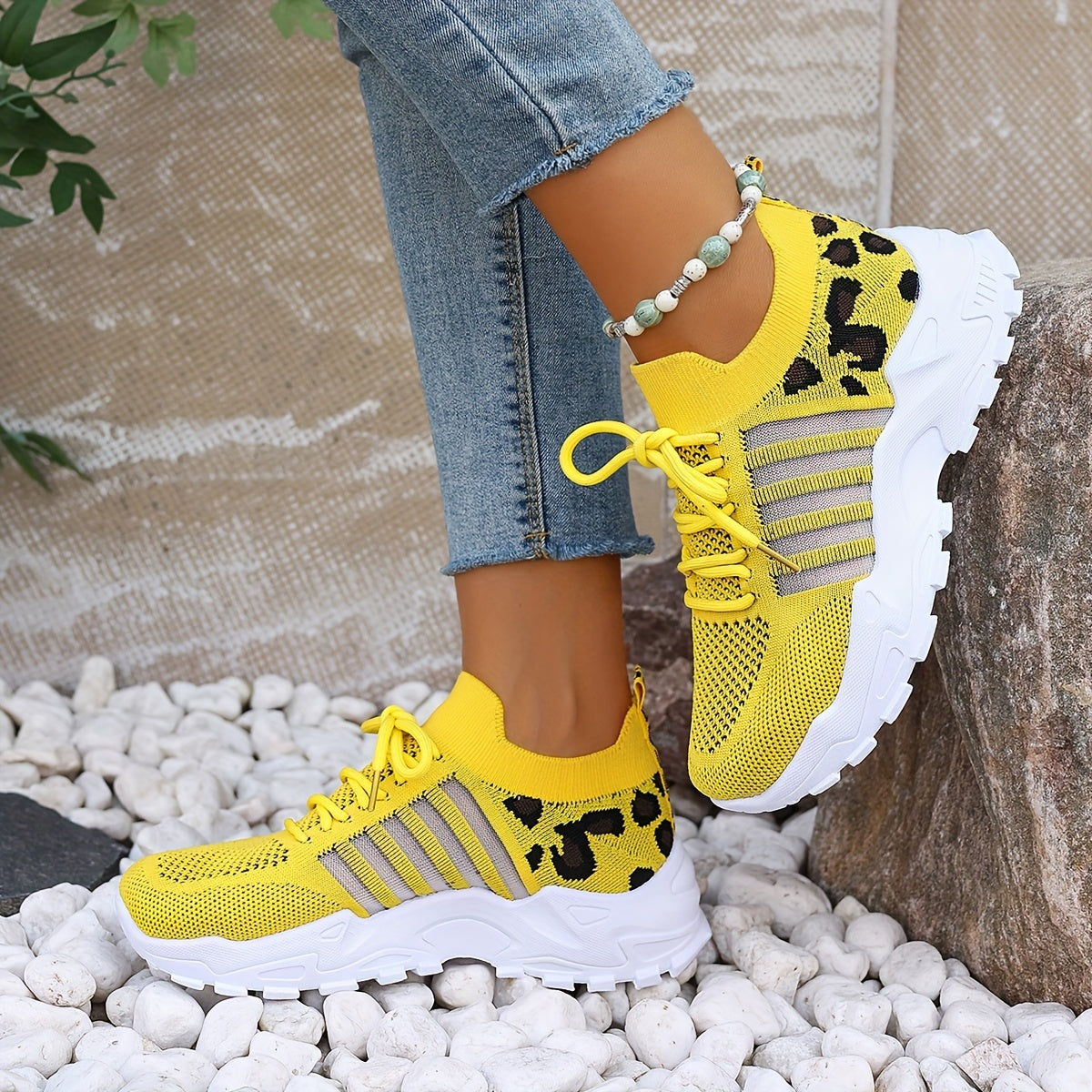 CUSHIONED LIGHTWEIGHT TRAINERS