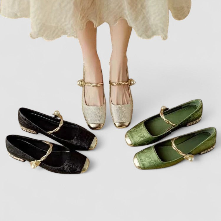 PAX | HEELS