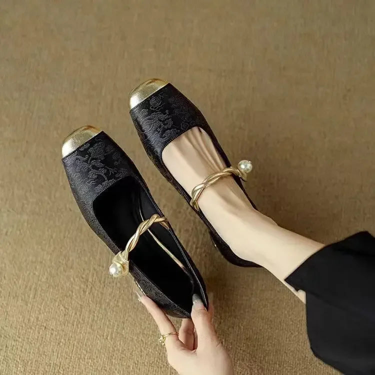 DAISY | VINTAGE MARY JANE SHOES