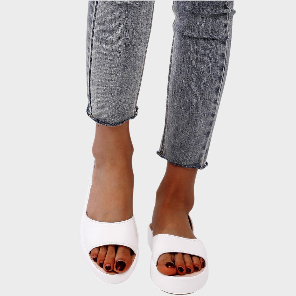 DOVE | WIDE-FIT ARCH-SUPPORT SANDALS